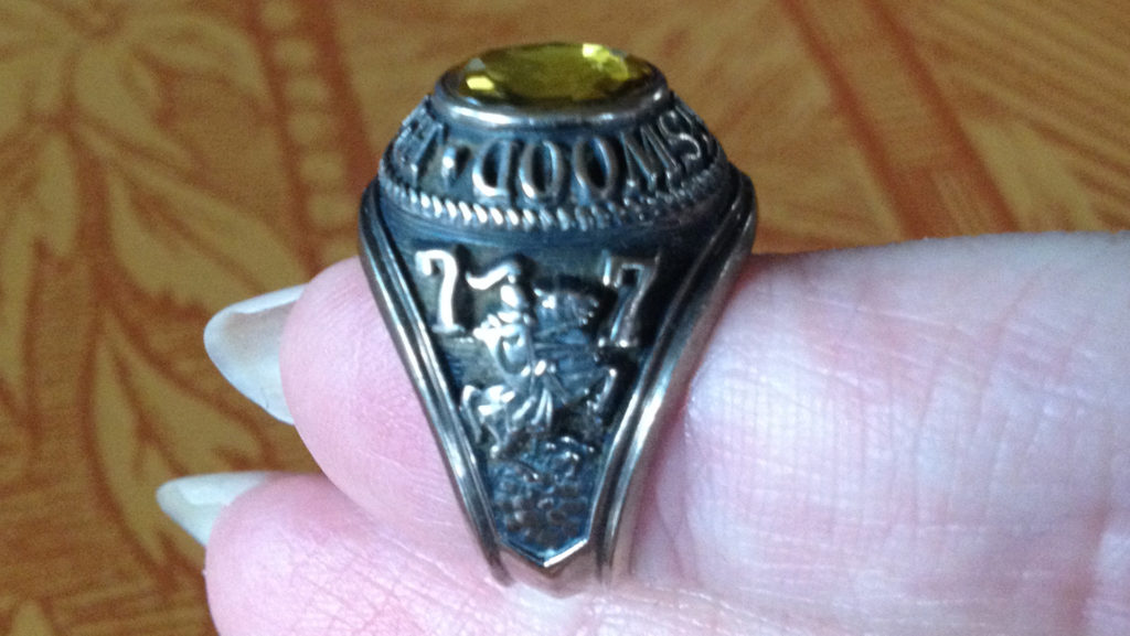 Collingswood High School class ring 1977